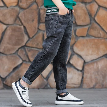 2020 Primavera, Outono Filhos de Moda de Calças Jeans Meninos Adolescentes Calças Jeans Casual Carta de Algodão Lápis Calças para Menino Jeans Escuro