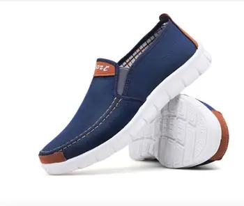 Homens sapatos de Lona de 2020 Novas Confortáveis Sapatos de Lona de Homens Casual Sapatos Masculinos Televisão Sapatos Sapatos de Homens de preto macio e Leve tênis