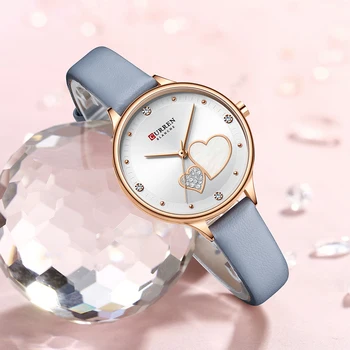 CURREN de Luxo Charmosas Mulheres Relógios de Moda Elegante de Couro Senhoras Quartzo relógio de Pulso Coração de Discagem Design Strass Feminino Relógio