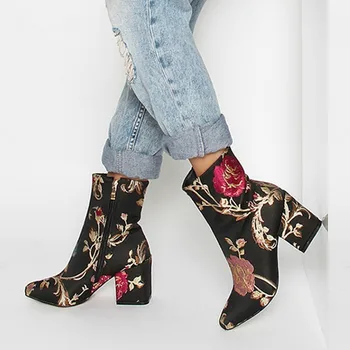 2019 Moda Tamanho Grande de Mulheres Genuíno de Camurça de Couro Bordado de Flor Med Calcanhar Conforto Outono Ankle Boots Curto Botas Sapatos