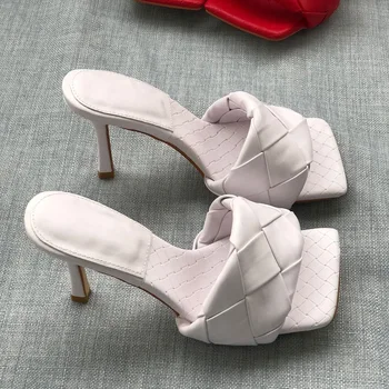 2020 Moda Dedo Do Pé Quadrado Tecer Salto Alto Sapatos De Mulheres Chinelos De Couro De Luxo Designer Senhoras Rua Sandálias De Praia Slides Sapatos