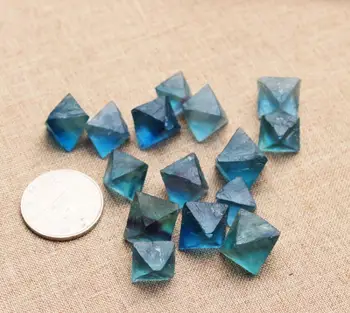 2pcs Azul Natural da Fluorite de Cristal de Quartzo Octahedrons Caiu de Pedra de Rocha Mineral Amostra AAAA+++