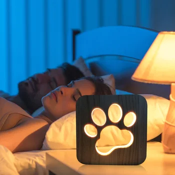 LED Lâmpada de Cabeceira a Luz da Noite Cartoon Oco Cão Pata USB-Powered Mesa de Madeira para uso Doméstico, Decoração do Bedroom