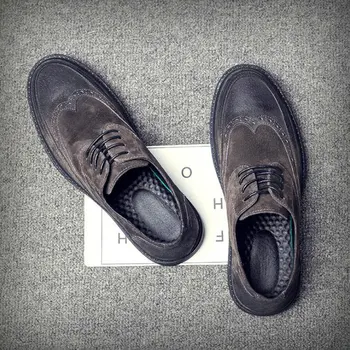 Marca de Moda Mens Sapatos Flats Casual Estilo Britânico oxfords de Negócios Sapatos de Homens Vestido de camurça Brogue Festa Formal Sapatos
