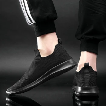 Plus Size Masculino Andando de Meias Sapatos 2020 Homens Novos Sapatos de Tênis ao ar livre Deslizamento No Respirável Sapatos Preto Branco buty meskie Um-039