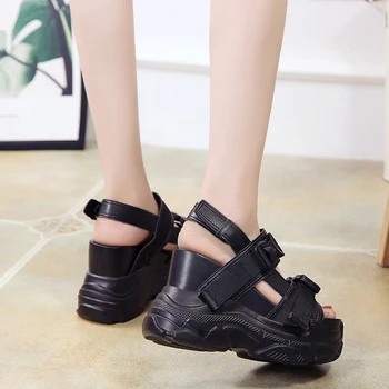Chegada nova 2019 Verão Plataforma Sandálias das Mulheres 12CM Fatias de Espessura Inferior Casual Sapatos Confortáveis Fivela Preta Sandálias Sapatilhas
