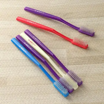 6pcs Leve Premium Manual Rígido Cerdas da Escova de dentes Adultos de Limpeza de disco Rígido Escova de dentes para a Casa de Viagens (Cor Aleatória)