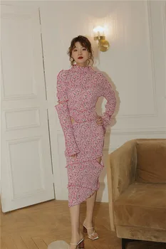 CHEERART cor-de-Rosa Floral Flare Manga Bodycon Vestido Longo de Mulheres Plissado de Gola alta Corte Assimétrico para Fora do Vestido coreano de Vestuário de Moda