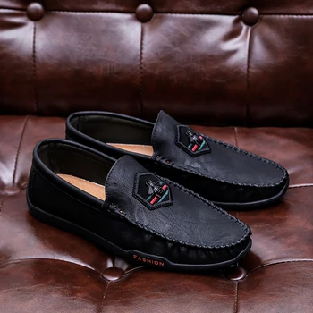 2020 Nova Mens Sapatos Casuais Sapatos De Couro De Crocodilo Britânico Masculino Lazer Sapatos Respirável Homens Sapatos Mocassins De Negócios