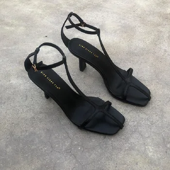 2020 novas verão de alça fina de salto alto sandálias de couro simples T-cinta com fivela salto alto sexy selvagem belas sandálias de salto
