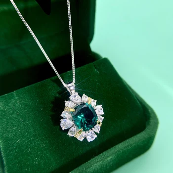 Mulheres de Luxo 10*11mm Emerald Necklace para as Mulheres de qualidade Superior 925 Prata Esterlina festa de Casamento Colares com Pingente de Presente de dia dos Namorados