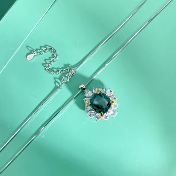 Mulheres de Luxo 10*11mm Emerald Necklace para as Mulheres de qualidade Superior 925 Prata Esterlina festa de Casamento Colares com Pingente de Presente de dia dos Namorados